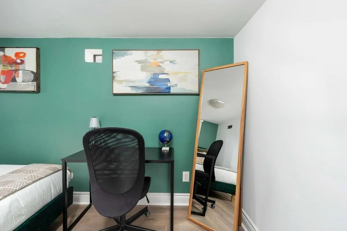 Private 2 Storey Home With 3Br-2Ba By Queen West Toronto Canada