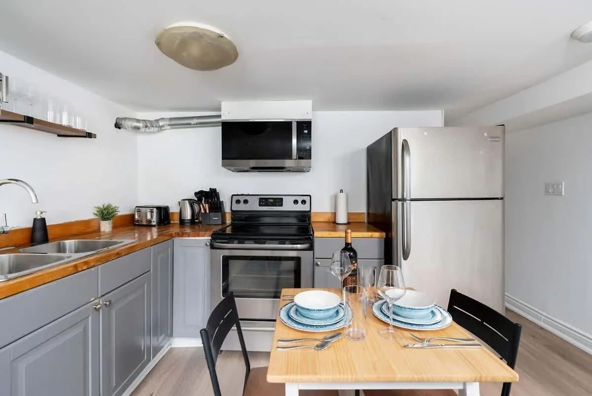 Holiday home Private 2 Storey Home With 3Br-2Ba By Queen West Toronto