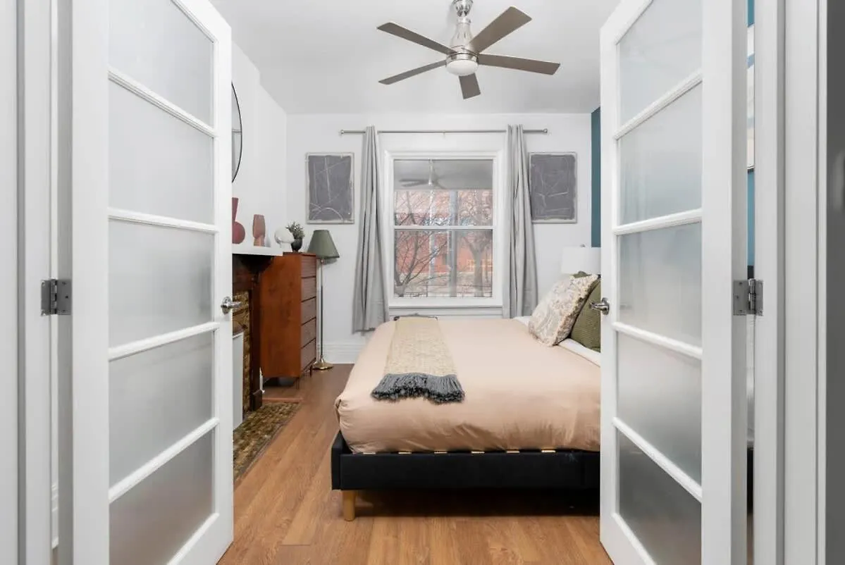 Private 2 Storey Home With 3Br-2Ba By Queen West Toronto Holiday home