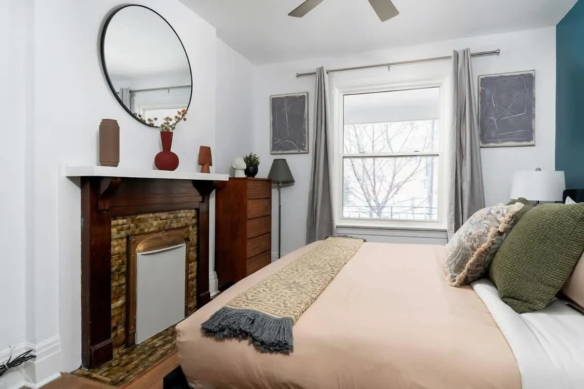 Holiday home Private 2 Storey Home With 3Br-2Ba By Queen West Toronto