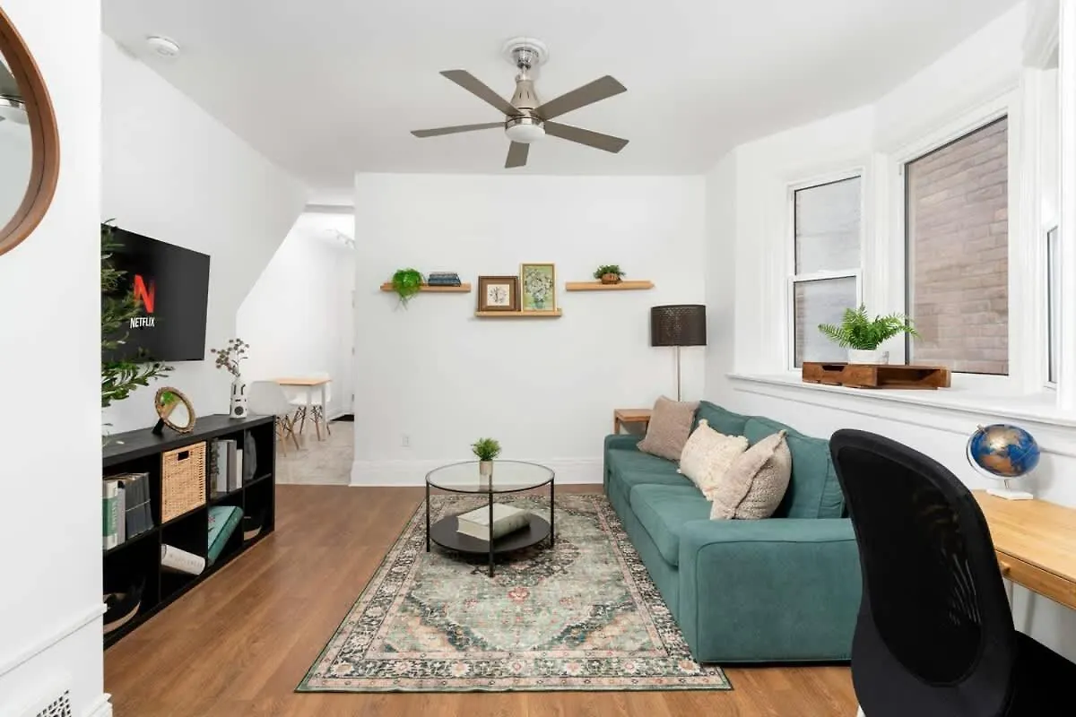 Private 2 Storey Home With 3Br-2Ba By Queen West Toronto Holiday home