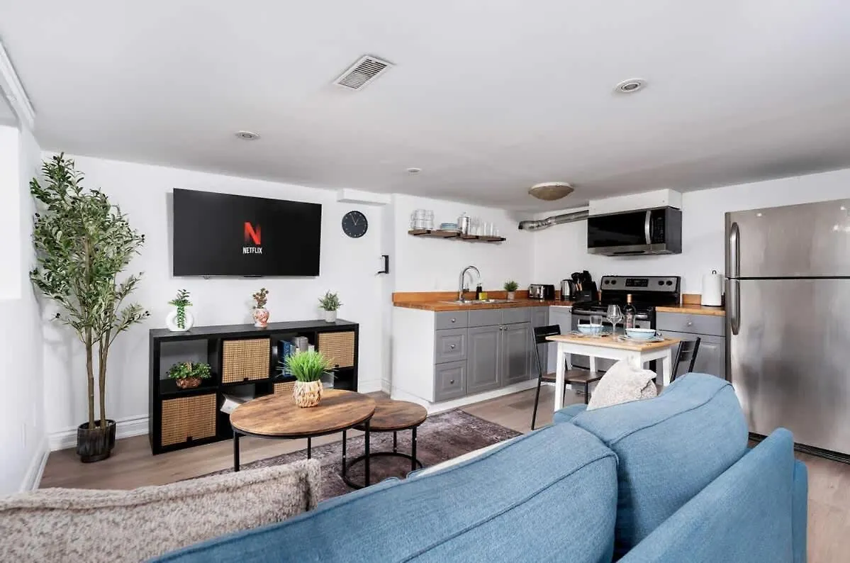 Holiday home Private 2 Storey Home With 3Br-2Ba By Queen West Toronto