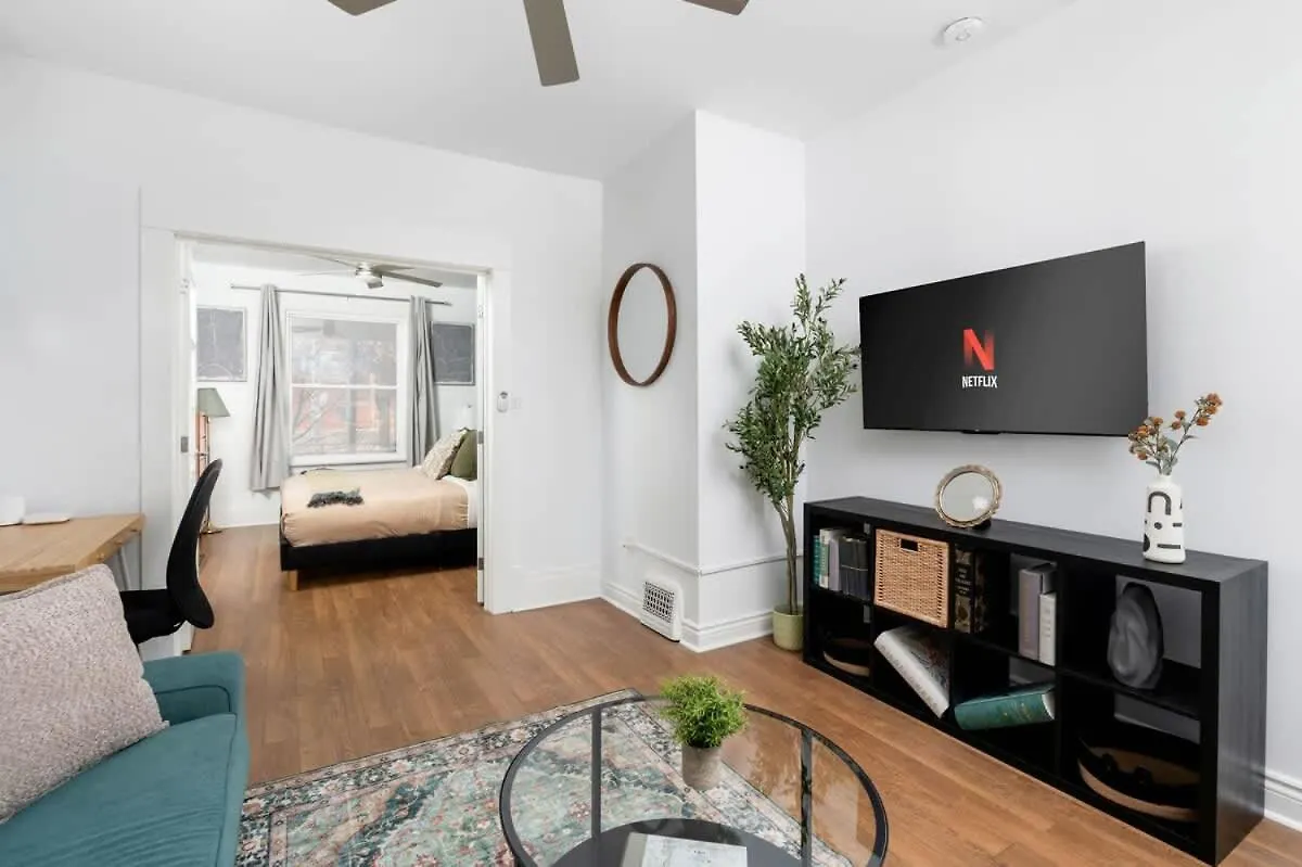 Private 2 Storey Home With 3Br-2Ba By Queen West location